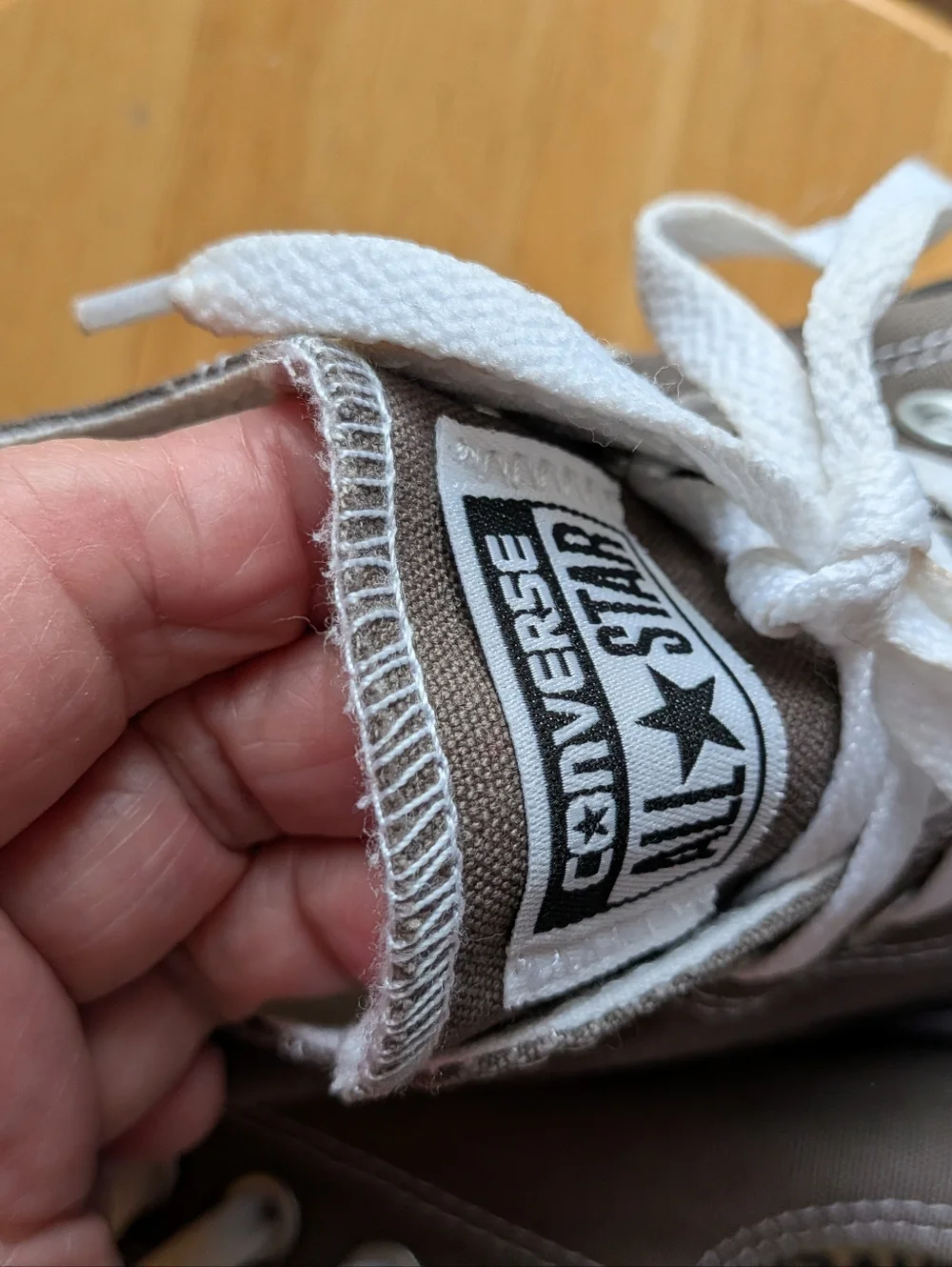 Converse Women’s Chuck Taylor Low Top Sneakers - Brown & White Size 8 - Picture 9 of 10